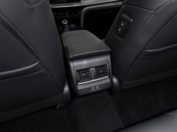 Toyota Camry IX (XV80) China Market с пробегом 2026 года, цена 4 400 000 рублей, 50 км, седан, Автокод Объявления