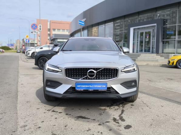 Volvo V60 Cross Country II с пробегом 2019 года, цена 3 050 000 рублей, 161476 км, универсал, Автокод Объявления