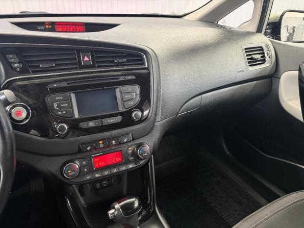 Kia Ceed II Рестайлинг с пробегом 2016 года, цена 1 497 000 рублей, 87523 км, хэтчбек, Автокод Объявления