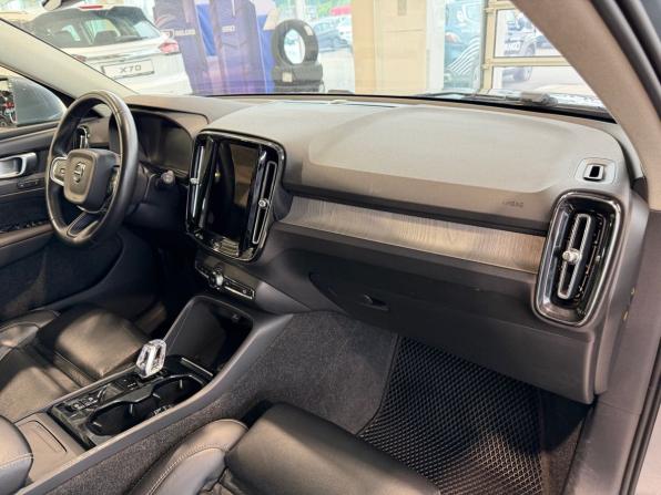 Volvo XC40 I с пробегом 2021 года, цена 3 175 900 рублей, 101849 км, внедорожник, Автокод Объявления