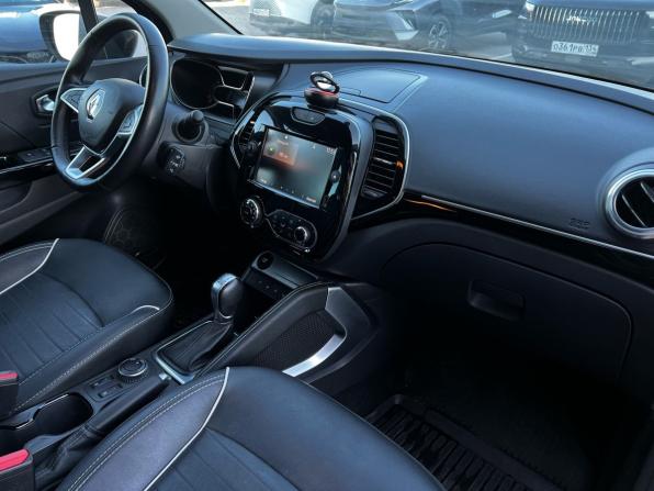 Renault Kaptur I Рестайлинг с пробегом 2021 года, цена 1 870 000 рублей, 54000 км, внедорожник, Автокод Объявления