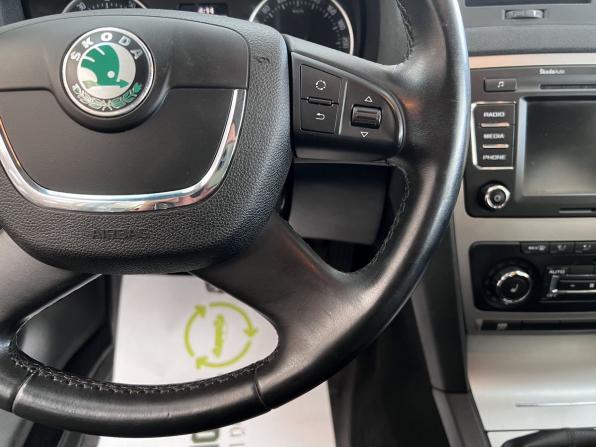 Skoda Octavia II (A5) Рестайлинг с пробегом 2012 года, цена 1 075 000 рублей, 132721 км, лифтбек, Автокод Объявления