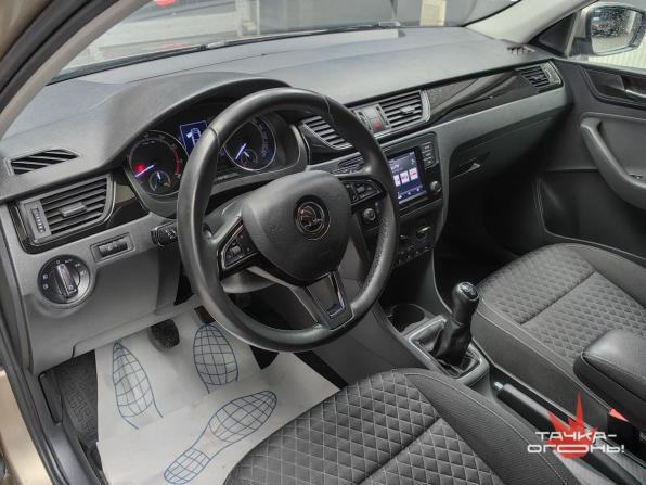 Skoda Rapid I Рестайлинг с пробегом 2017 года, цена 1 168 000 рублей, 96000 км, лифтбек, Автокод Объявления