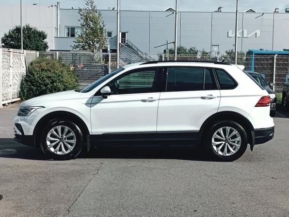 Volkswagen Tiguan II Рестайлинг с пробегом 2021 года, цена 2 680 000 рублей, 28000 км, внедорожник, Автокод Объявления