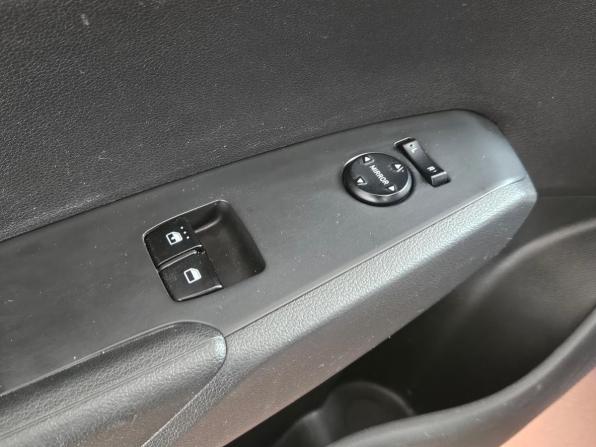 Hyundai Solaris II с пробегом 2017 года, цена 875 000 рублей, 195000 км, седан, Автокод Объявления