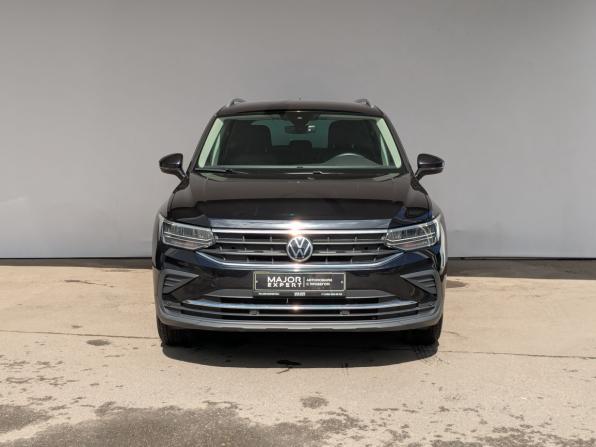 Volkswagen Tiguan II Рестайлинг с пробегом 2021 года, цена 2 645 000 рублей, 71767 км, внедорожник, Автокод Объявления