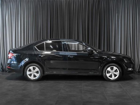 Skoda Octavia III (A7) Рестайлинг с пробегом 2020 года, цена 1 819 000 рублей, 103713 км, лифтбек, Автокод Объявления