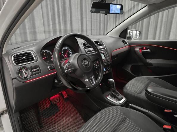 Volkswagen Polo V с пробегом 2012 года, цена 870 000 рублей, 165000 км, седан, Автокод Объявления