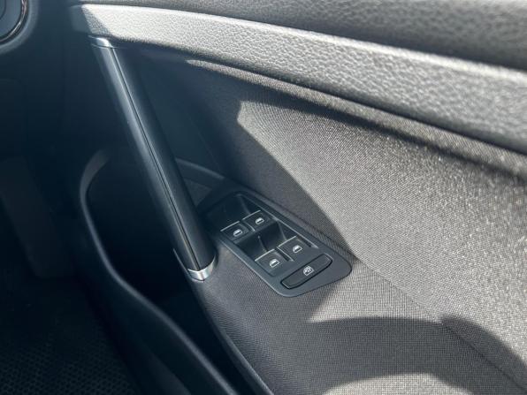 Volkswagen Golf VII с пробегом 2013 года, цена 1 356 000 рублей, 109475 км, универсал, Автокод Объявления