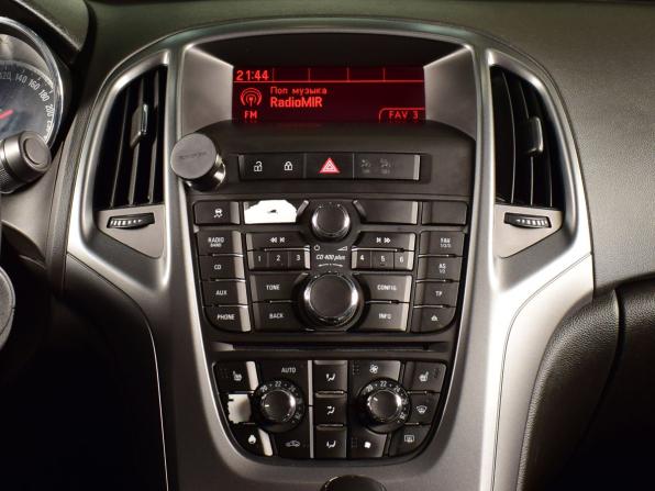 Opel Astra J Рестайлинг с пробегом 2014 года, цена 945 995 рублей, 116605 км, седан, Автокод Объявления
