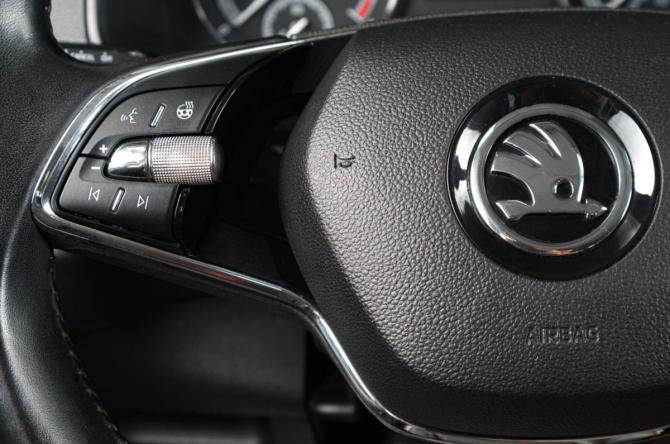 Skoda Karoq I Рестайлинг с пробегом 2021 года, цена 2 159 000 рублей, 147174 км, внедорожник, Автокод Объявления