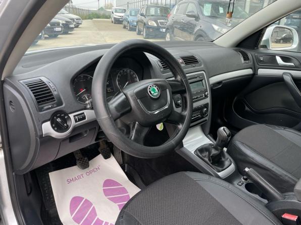 Skoda Octavia II (A5) Рестайлинг с пробегом 2013 года, цена 875 000 рублей, 176000 км, лифтбек, Автокод Объявления