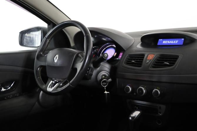 Renault Fluence I Рестайлинг с пробегом 2015 года, цена 769 990 рублей, 157426 км, седан, Автокод Объявления