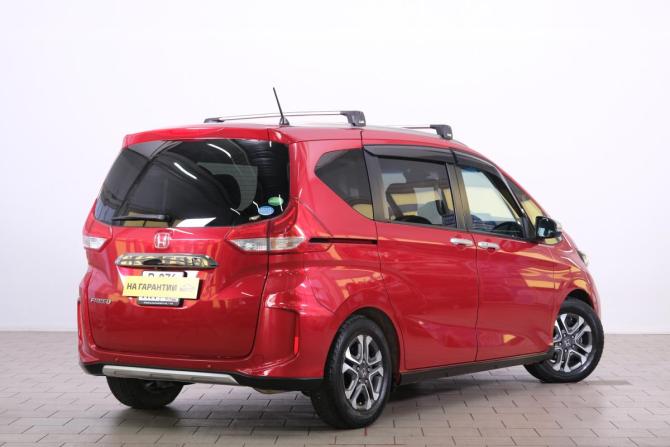 Honda Freed II Рестайлинг с пробегом 2020 года, цена 1 889 000 рублей, 75300 км, компактвэн, Автокод Объявления