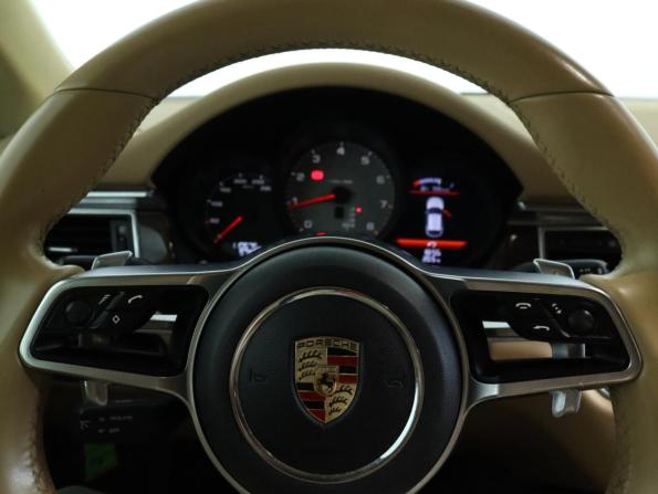 Porsche Macan I с пробегом 2014 года, цена 2 280 000 рублей, 110672 км, внедорожник, Автокод Объявления