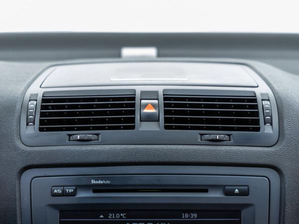 Skoda Octavia II (A5) Рестайлинг с пробегом 2012 года, цена 998 000 рублей, 143374 км, лифтбек, Автокод Объявления