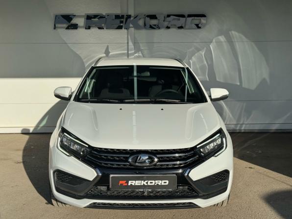Lada (ВАЗ) Vesta I Рестайлинг (NG) с пробегом 2024 года, цена 1 449 000 рублей, 11600 км, универсал, Автокод Объявления