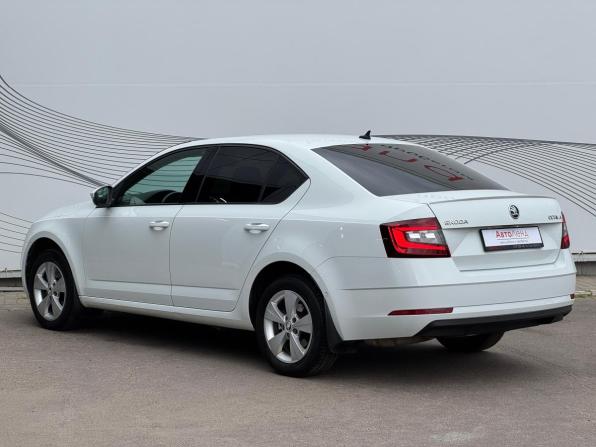 Skoda Octavia III (A7) Рестайлинг с пробегом 2018 года, цена 1 950 000 рублей, 205432 км, лифтбек, Автокод Объявления