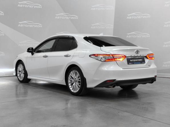 Toyota Camry VII (XV50) Рестайлинг с пробегом 2015 года, цена 1 650 000 рублей, 251915 км, седан, Автокод Объявления