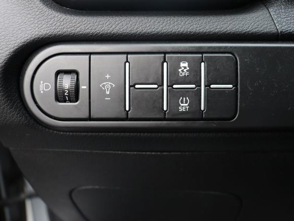 Kia Ceed III Рестайлинг с пробегом 2022 года, цена 2 350 000 рублей, 26153 км, универсал, Автокод Объявления