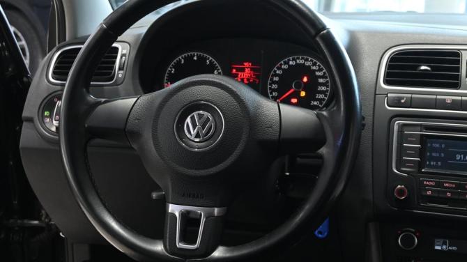 Volkswagen Polo V с пробегом 2013 года, цена 595 000 рублей, 233944 км, седан, Автокод Объявления