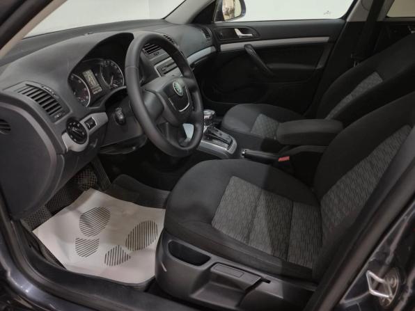 Skoda Octavia II (A5) Рестайлинг с пробегом 2013 года, цена 850 000 рублей, 160736 км, лифтбек, Автокод Объявления