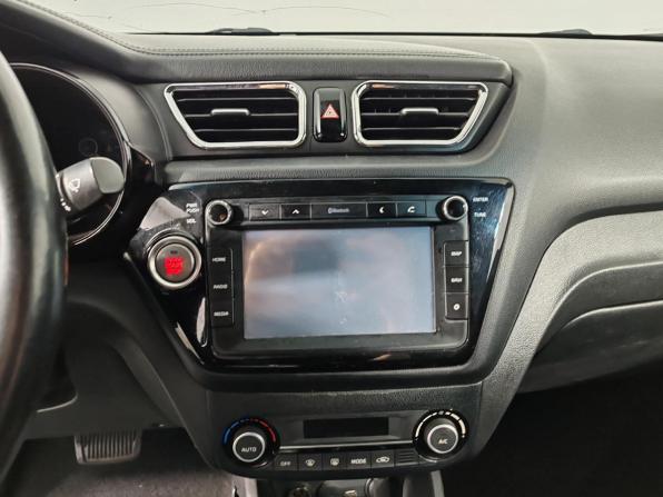 Kia Rio III Рестайлинг с пробегом 2016 года, цена 1 049 000 рублей, 152117 км, седан, Автокод Объявления