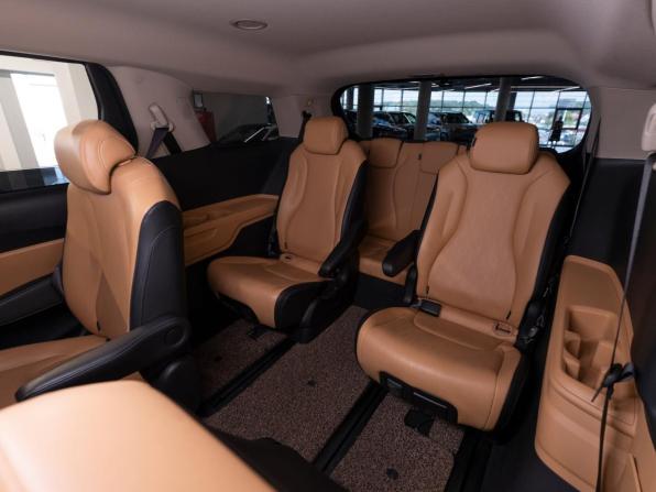 Kia Carnival III с пробегом 2021 года, цена 3 800 000 рублей, 62100 км, минивэн, Автокод Объявления