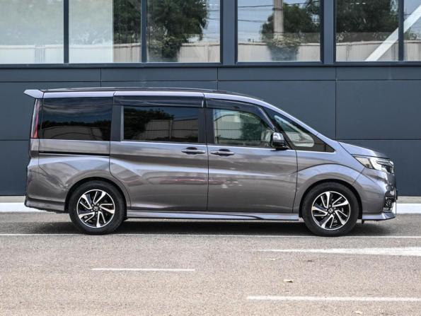 Honda Stepwgn V Рестайлинг с пробегом 2021 года, цена 2 649 000 рублей, 57148 км, минивэн, Автокод Объявления