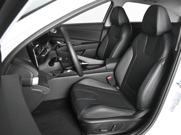 Hyundai Elantra VII (CN7) Рестайлинг с пробегом 2023 года, цена 2 829 000 рублей, 528 км, седан, Автокод Объявления
