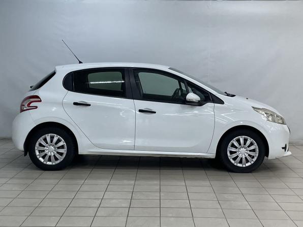 Peugeot 208 I с пробегом 2013 года, цена 550 000 рублей, 124381 км, хэтчбек, Автокод Объявления