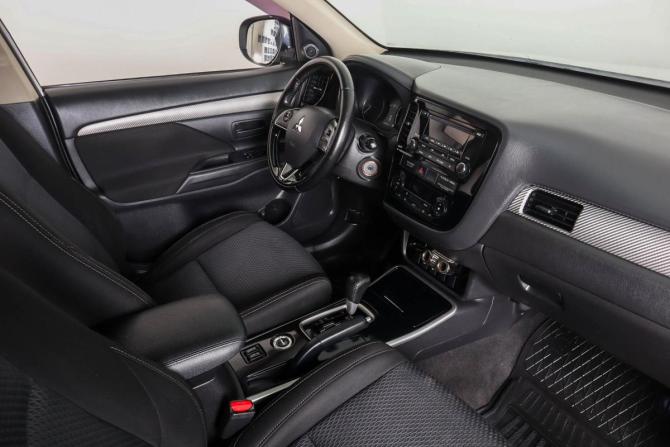 Mitsubishi Outlander III Рестайлинг 2 с пробегом 2017 года, цена 1 759 000 рублей, 163967 км, внедорожник, Автокод Объявления