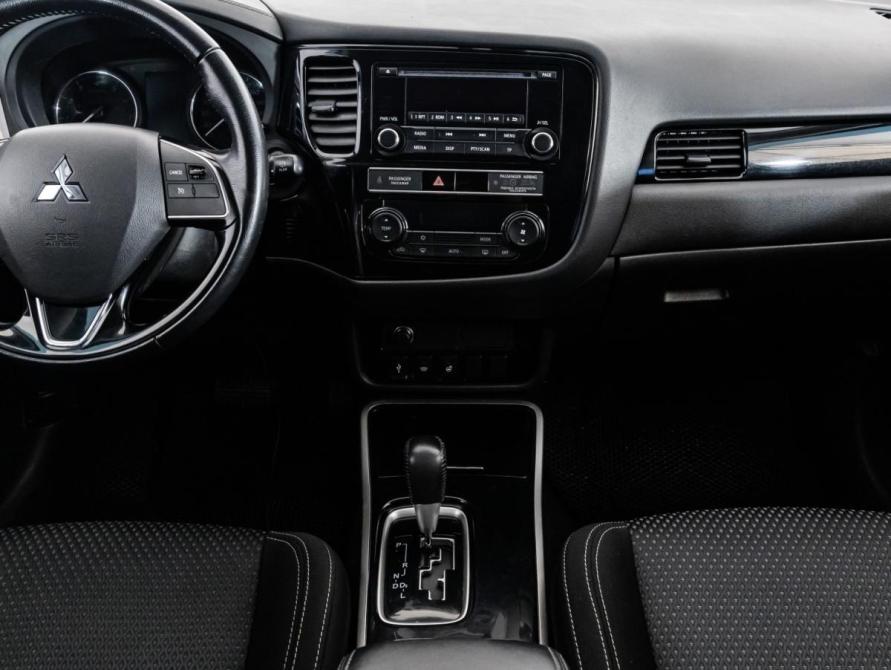 Mitsubishi Outlander III Рестайлинг 3 Санкт-Петербург  - изображение 13
