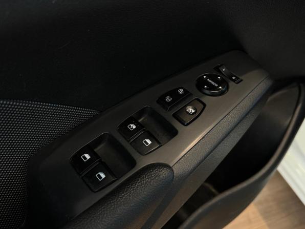 Hyundai Solaris II с пробегом 2020 года, цена 1 340 000 рублей, 156040 км, седан, Автокод Объявления