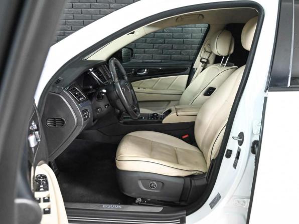 Hyundai Equus II Рестайлинг с пробегом 2015 года, цена 1 690 000 рублей, 198437 км, седан, Автокод Объявления