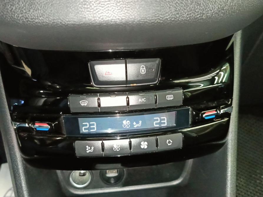 Peugeot 208 I Уфа  - изображение 9