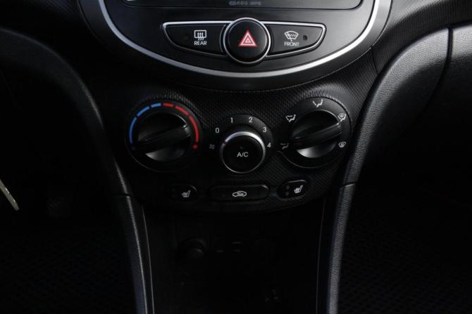 Hyundai Solaris I Рестайлинг с пробегом 2016 года, цена 895 000 рублей, 199644 км, хэтчбек, Автокод Объявления